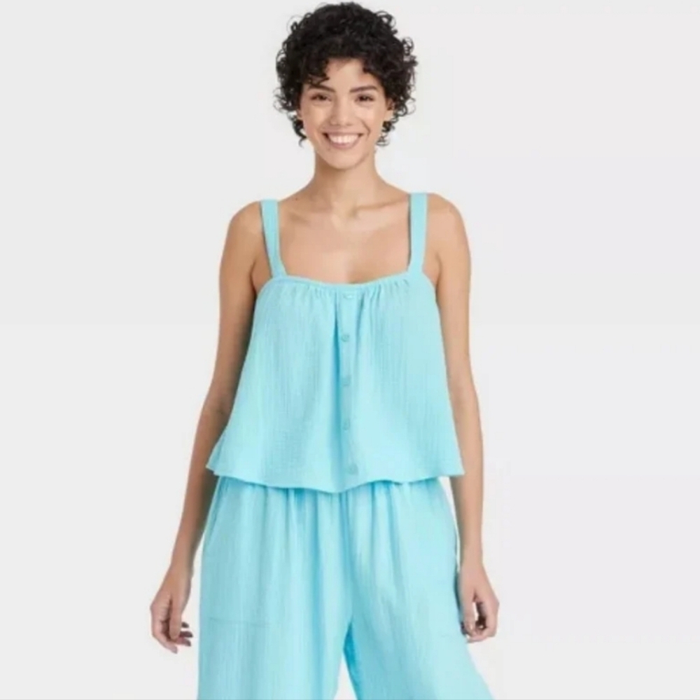 Colsie Women's Large Light Blue Cotton Gauze Texture Faux Button Front T…